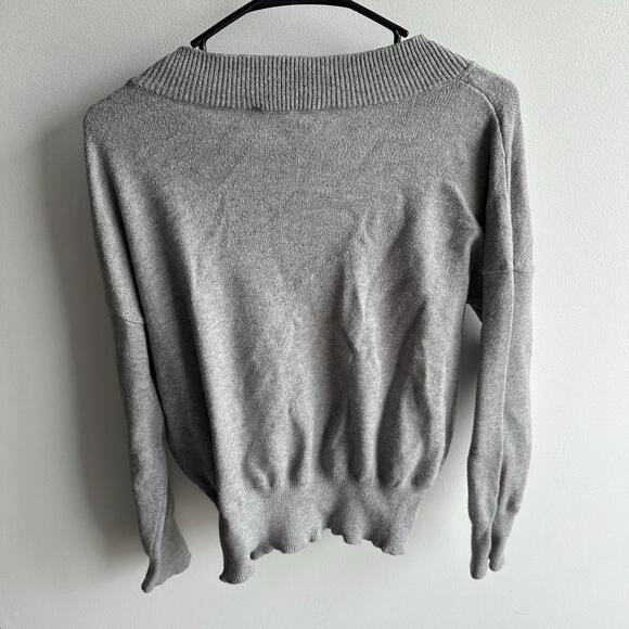 PHILOSOPHY Women’s Sweater GRAY Size Medium V Neck - Picture 2 of 6